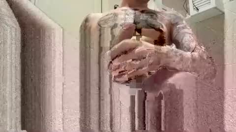 Snapshot of smallone8825 chatting on 11, 1, 2025 smallone8825 online show from 11, 1, 2025