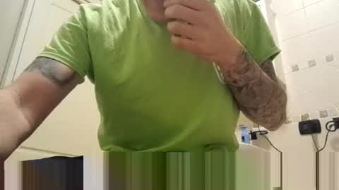 Snapshot of smallone8825 chatting on 25, 9, 2025 smallone8825 online show from 25, 9, 2025