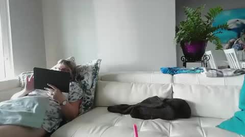 Daddy online show from 1, 3, 2025