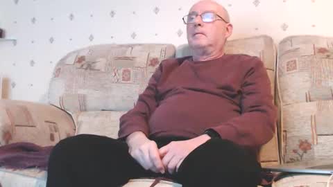 Snapshot of smallsteve562 chatting on 23, 11, 2025 Steve online show from 23, 11, 2025