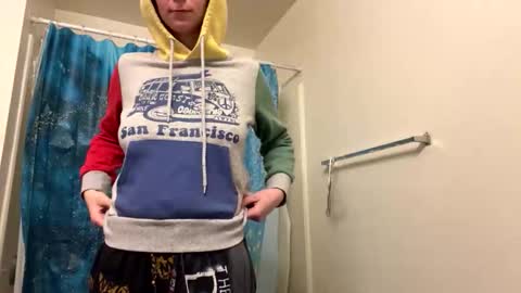 smalltshbigtits online show from 3, 4, 2026