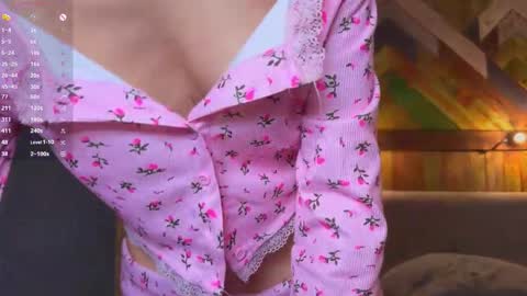 Snapshot of smart_eliz chatting on 20, 12, 2025 Elizabeth online show from 20, 12, 2025