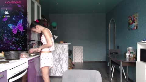 smile_cute_fox online show from 30, 9, 2025