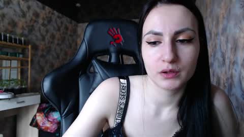 smile_cute_fox online show from 15, 5, 2026