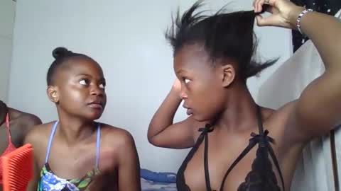 smiley luv1 online show from 3, 2, 2026