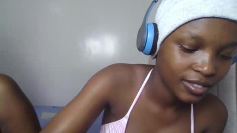 smiley luv1 online show from 11, 3, 2026