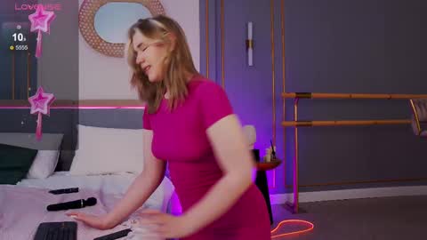 Snapshot of smiley_mia_ chatting on 28, 2, 2025 Mia online show from 28, 2, 2025