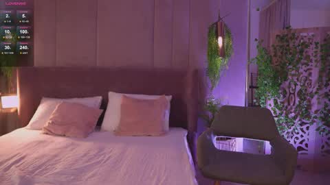 Mia online show from 24, 11, 2025