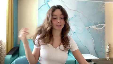 Snapshot of smiling_riddle chatting on 5, 3, 2025 smiling_riddle online show from 5, 3, 2025