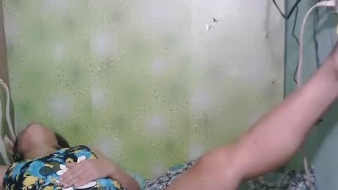 smilinglady27 online show from 12, 12, 2024