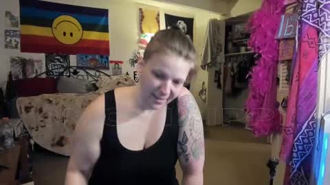 Snapshot of smokihippi chatting on 20, 2, 2025 Big Dawg online show from 20, 2, 2025