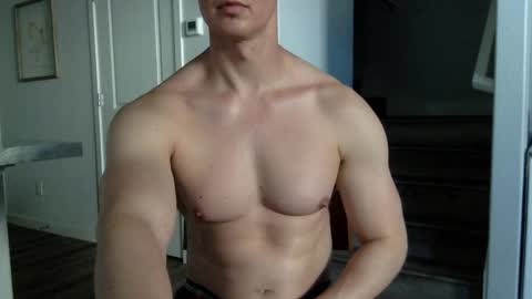 Snapshot of smoothflexiblemuscle chatting on 5, 1, 2025 SmoothFlexibleMuscle online show from 5, 1, 2025