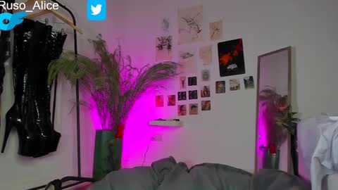 Snapshot of sn0wcat chatting on 3, 3, 2025   online show from 3, 3, 2025
