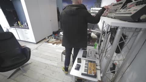 Snapshot of sneaky1985 chatting on 21, 2, 2026 sneaky1985 online show from 21, 2, 2026