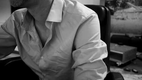 Snapshot of sneaky1985 chatting on 26, 2, 2026 sneaky1985 online show from 26, 2, 2026