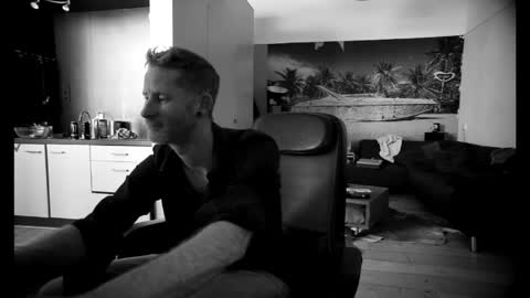 Snapshot of sneaky1985 chatting on 22, 3, 2026 sneaky1985 online show from 22, 3, 2026