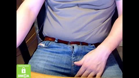 Snapshot of sneakybill82 chatting on 21, 12, 2024 Sneakybill online show from 21, 12, 2024