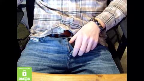 Snapshot of sneakybill82 chatting on 18, 2, 2025 Sneakybill online show from 18, 2, 2025