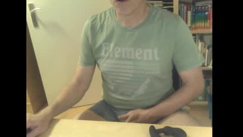 sneaxfreund online show from 2, 3, 2025