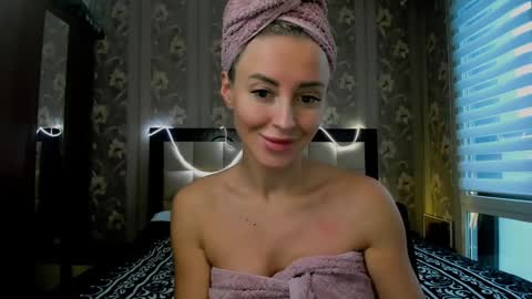 Snapshot of snezanablond chatting on 28, 12, 2024 Sneja online show from 28, 12, 2024