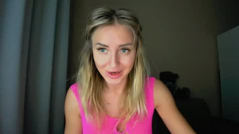 Snapshot of snezanablond chatting on 31, 1, 2025 Sneja online show from 31, 1, 2025