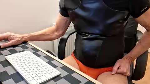 snootyagain online show from 19, 4, 2026