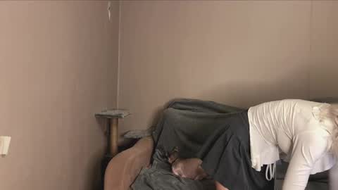 Snapshot of snowy_alice chatting on 11, 10, 2025 snowy_alice online show from 11, 10, 2025