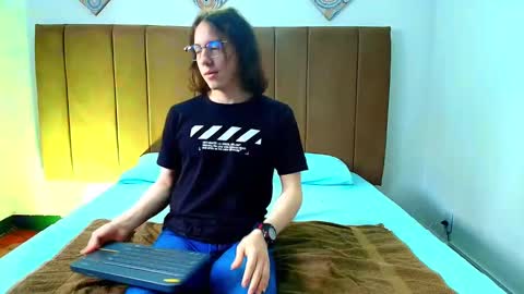 Snowyx  online show from 25, 10, 2025