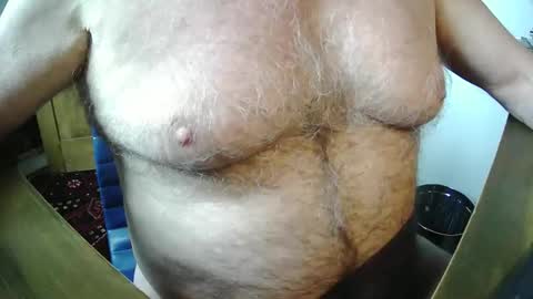 Snapshot of snudge432 chatting on 9, 4, 2026 snudge432 online show from 9, 4, 2026