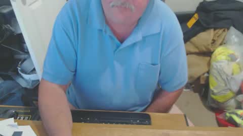 Snapshot of snwplwdrvr chatting on 4, 10, 2025 snwplwdrvr online show from 4, 10, 2025