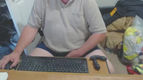 Snapshot of snwplwdrvr chatting on 8, 10, 2025 snwplwdrvr online show from 8, 10, 2025