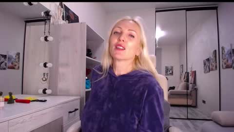 Monna online show from 11, 11, 2025