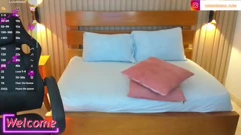 Help me achieve 100 thumbs up  online show from 3, 2, 2026