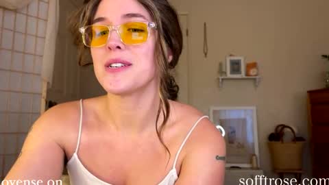 Snapshot of sofftrose chatting on 5, 1, 2025 Julia    online show from 5, 1, 2025