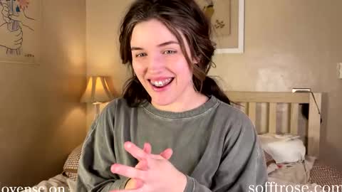 Snapshot of sofftrose chatting on 6, 2, 2025 Julia    online show from 6, 2, 2025