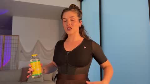 Snapshot of sofftrose chatting on 27, 10, 2025 Julia    online show from 27, 10, 2025