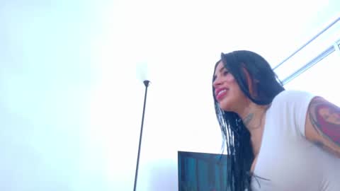 sofhia cruz online show from 4, 3, 2025