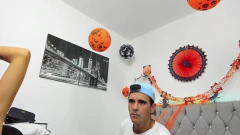 Snapshot of sofi_and_santy chatting on 3, 11, 2025 SOFI AND SANTY online show from 3, 11, 2025