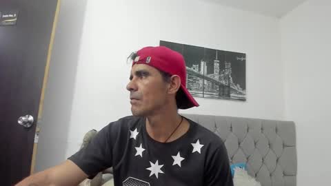 Snapshot of sofi_and_santy chatting on 1, 3, 2026 SOFI AND SANTY online show from 1, 3, 2026