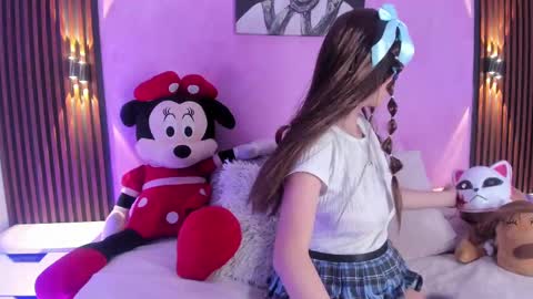 sofi_cuttie online show from 9, 11, 2025