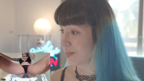 Sofi Mora online show from 27, 1, 2025