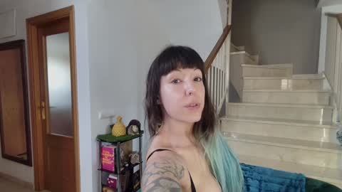 Sofi Mora online show from 11, 2, 2026