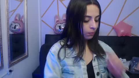 Snapshot of sofia_lara28 chatting on 9, 5, 2026 sofia_lara28 online show from 9, 5, 2026