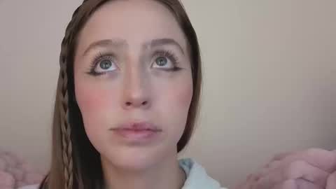     online show from 10, 9, 2025