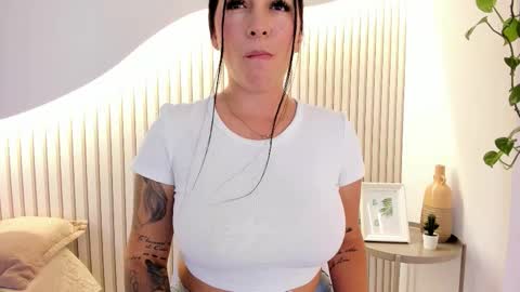 Snapshot of sofia_riveraa chatting on 19, 3, 2026 SOFIA online show from 19, 3, 2026