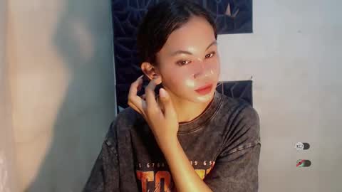 sofia_sweetheart18 online show from 4, 11, 2025