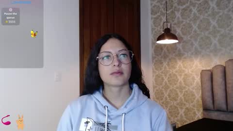 Snapshot of sofia_white3 chatting on 19, 9, 2025 Sofa online show from 19, 9, 2025