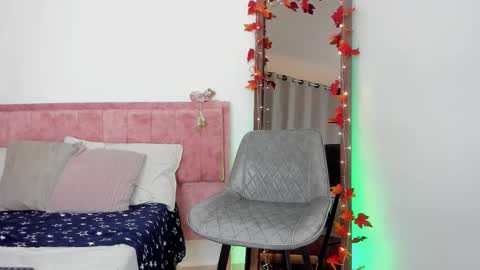 Sofia Wilson online show from 2, 11, 2025