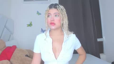 sofiacastillo01 online show from 3, 4, 2026