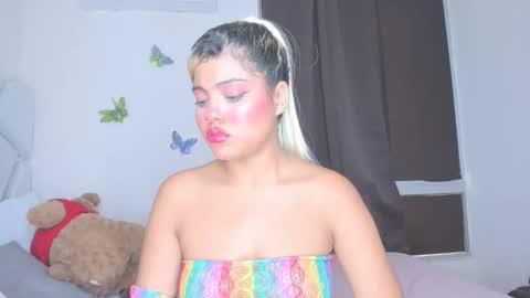 sofiacastillo01 online show from 18, 4, 2026